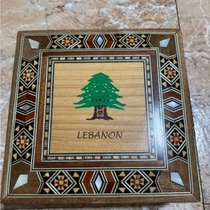 Beautiful coaster box with 6 coasters